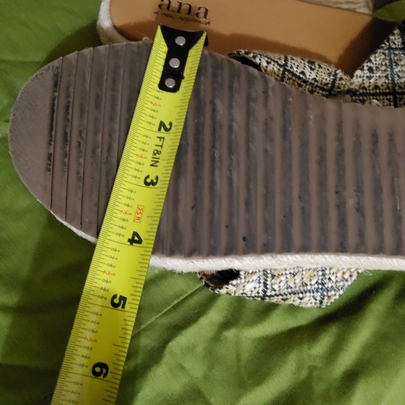 A.N.A. Size 9M. Slide on sandal flats, elasticized side, Gently pre-loved - Picture 4 of 7